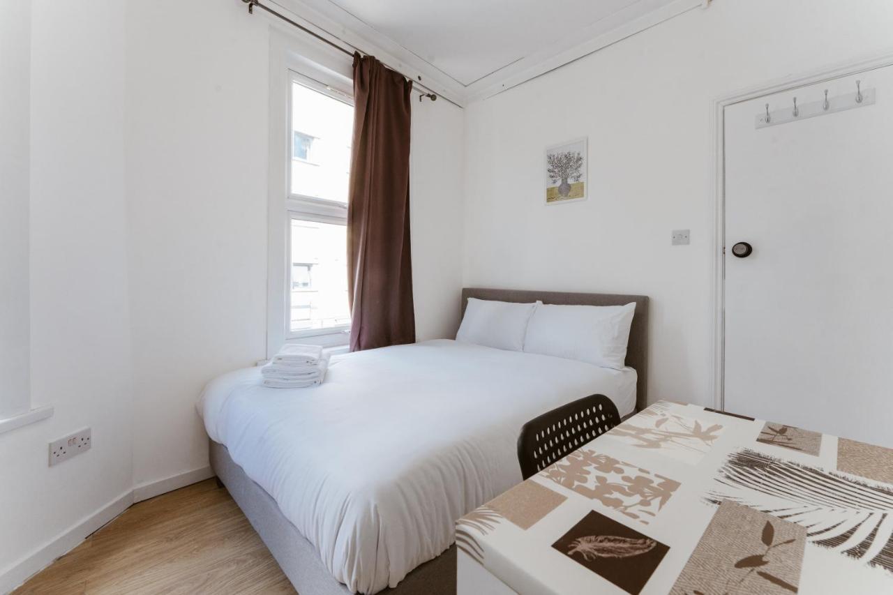 Mile End Double Rooms 27 Guest House London Exterior foto